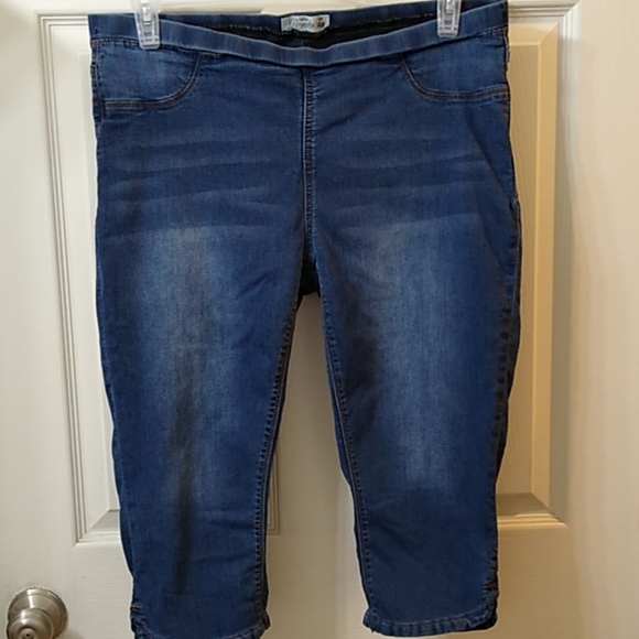 royalty capri jeans